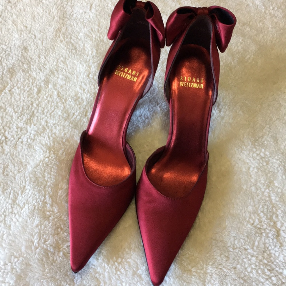 Stuart Weitzman NWOT red satin bow pumps